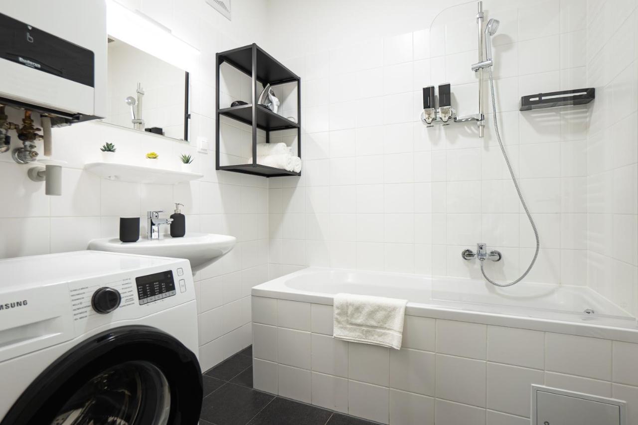 Bright 3-Room Apartment With A King-Size Bed ウィーン エクステリア 写真